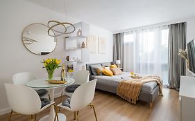 Gold Premium Central Suite 950 M To Central Station Parking